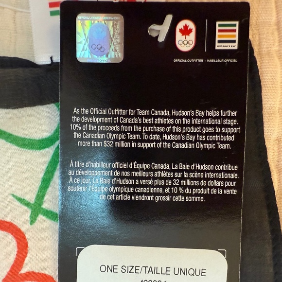 Team Canada Olympic Heart Scarf NWT – Hudson’s Bay Cotton Silk 20.5” square - Picture 9 of 11